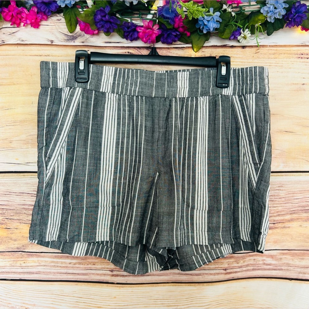 Sonoma Gray White Striped Ultra Comfort Waistband Mid Rise Pocket Shorts L NWOT - Picture 3 of 13